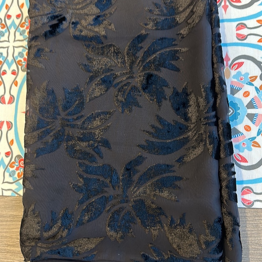 Shawl - Picture 2 of 2